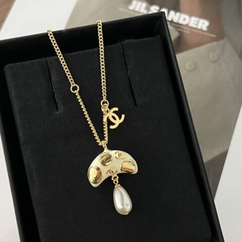 新款☑️CHANEL香奈儿蘑菇🍄珍珠耳钉耳环项链