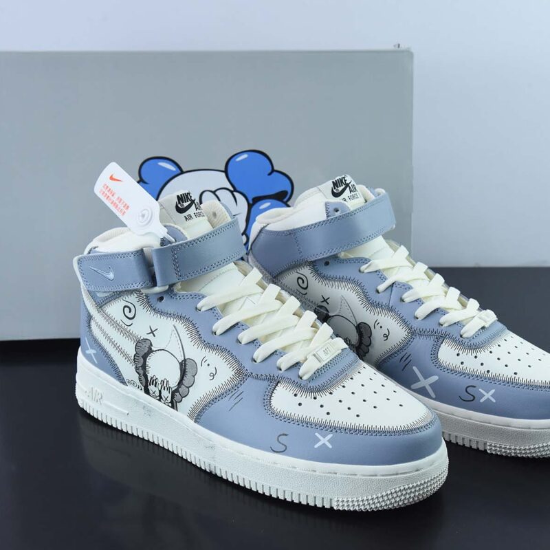 Nike Air Force 1 AF1 空军一号/中帮 白灰 KAWS联名款   涂鸦 芝麻街公仔低帮休闲板鞋 货号：CW2308-211