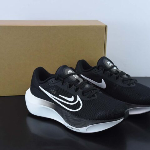 Nk Zoom Fly 5运动休闲缓震碳板跑步鞋 黑白 DM8974-001