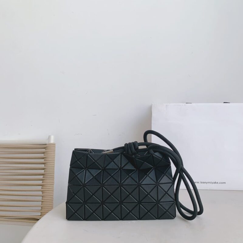 Isseymiyake三宅一生LOOP系列豆腐包BB35