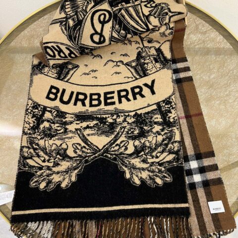 Burberry巴宝莉100%羊绒长方形战马骑士双面披肩