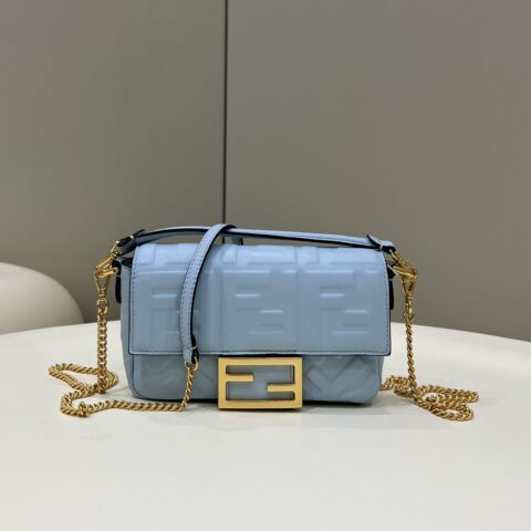 FENDI芬迪经典款法棍翻盖斜挎手提包0135S