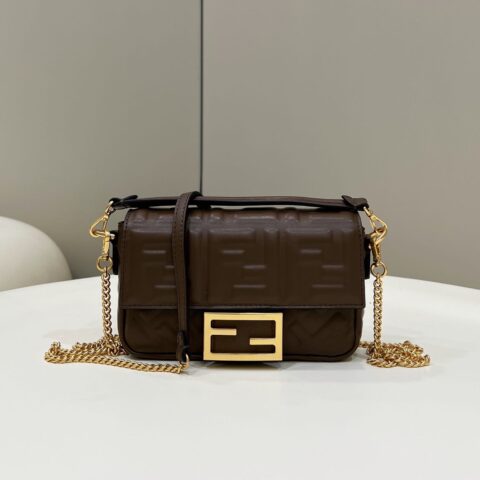 FENDI芬迪经典款法棍翻盖斜挎手提包0135S