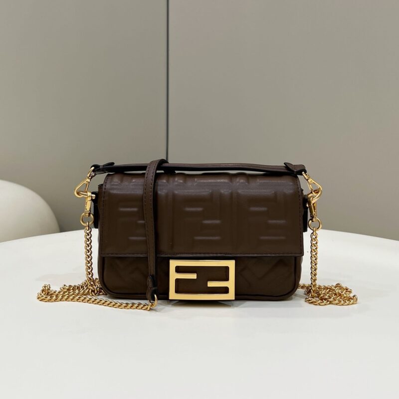 FENDI芬迪经典款法棍翻盖斜挎手提包0135S