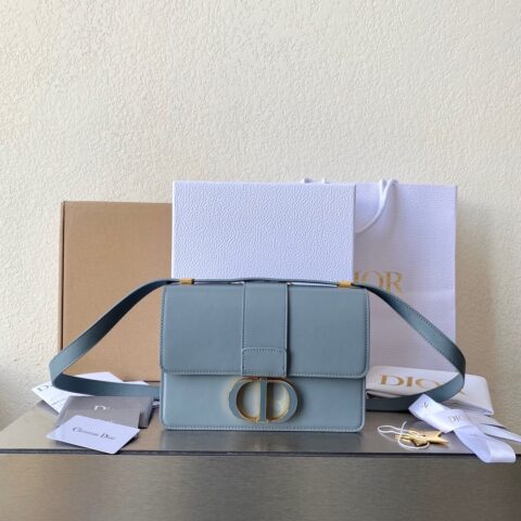 DIOR 光面牛皮 30 MONTAIGNE BAG M9203雾霾蓝/蓝扣