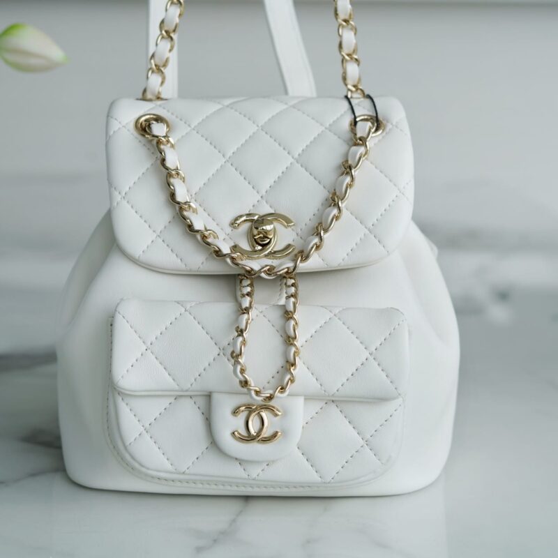 CHANEL 22A DUMA 羊皮双肩包 AS2908白色