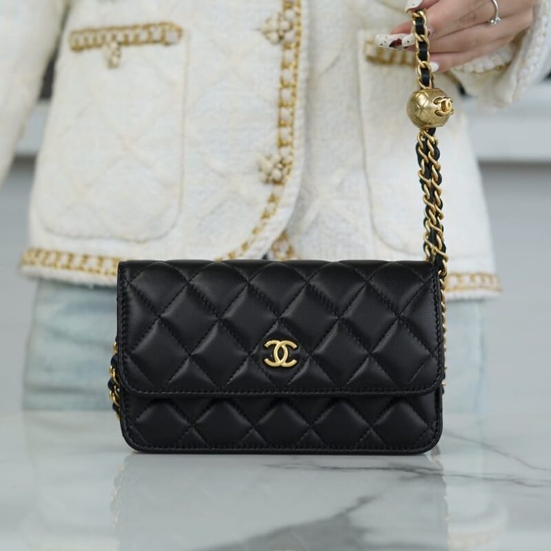 CHANEL 23C金属球手机包 AP3071B0291694305
