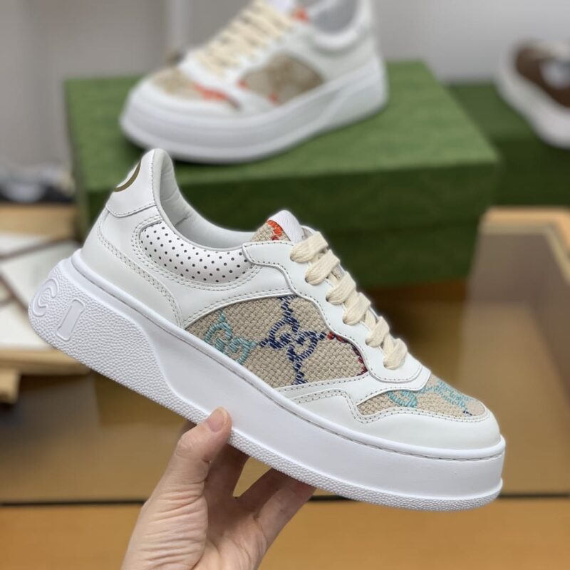 Gucci古驰   采用牛皮材质女款运动鞋