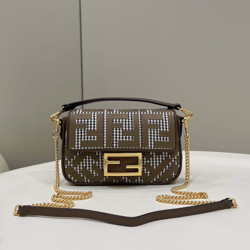 FENDI芬迪百搭千鸟格baguette刺绣FF手袋8588s