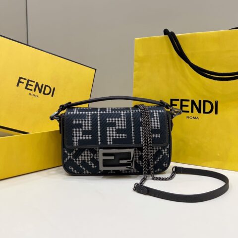 FENDI芬迪百搭千鸟格baguette刺绣FF手袋8588s