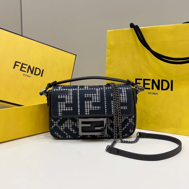 FENDI芬迪百搭千鸟格baguette刺绣FF手袋8588s