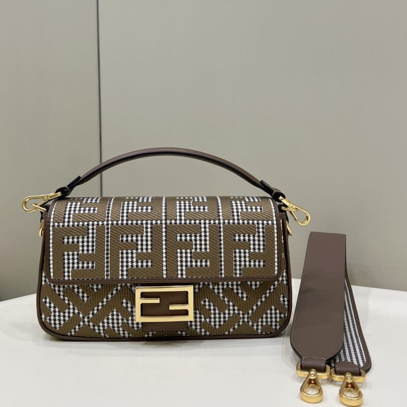 FENDI芬迪百搭千鸟格baguette刺绣FF手袋8588M
