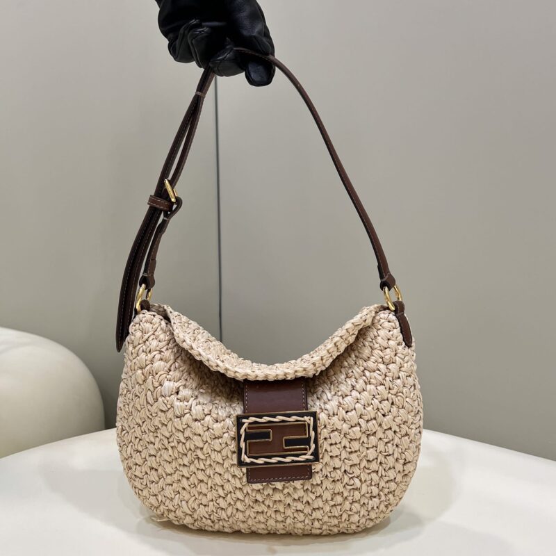 FENDI芬迪拉菲草牛角腋下包8373A