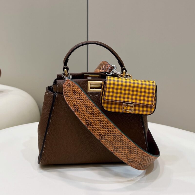 FENDI芬迪荔枝纹牛皮手袋2119S