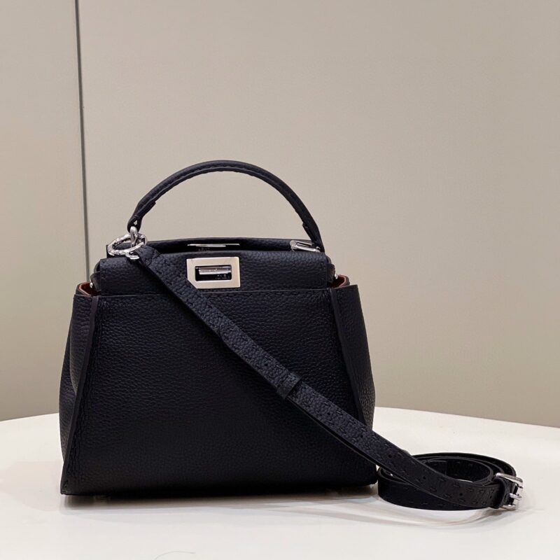 FENDI芬迪手工缝线荔枝纹经典peekaboo手袋2590F