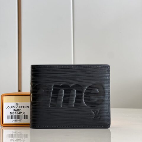 LV Supreme 水波纹MULTIPLE钱夹 M67542黑