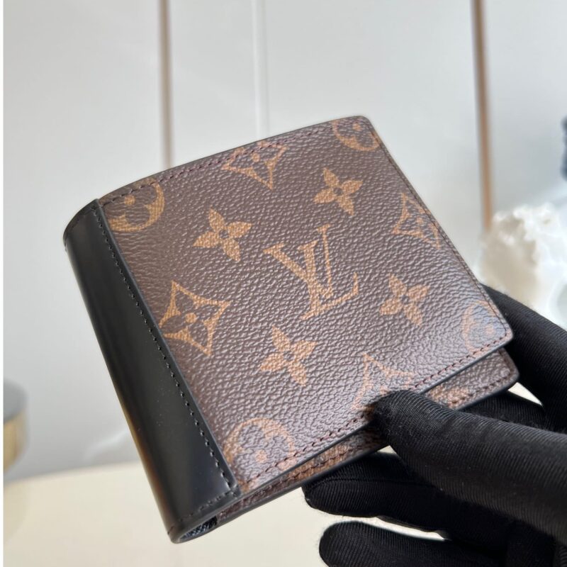 LV M69408 MULTIPLE 钱夹