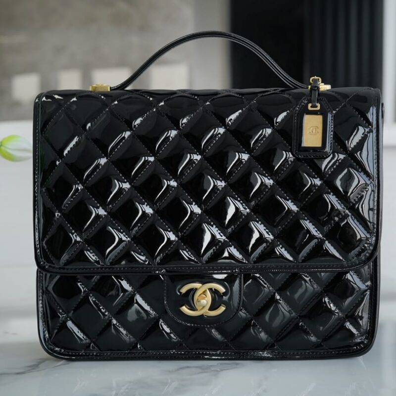CHANEL 22K 高级手工坊漆皮双肩包 AS3662 B09576 94305