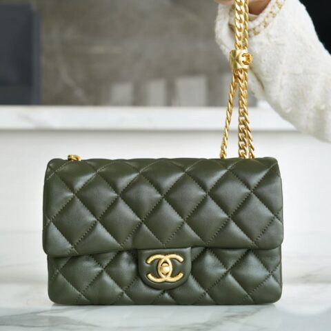 CHANEL 22K 新款调节扣口盖包 AS3393橄榄绿