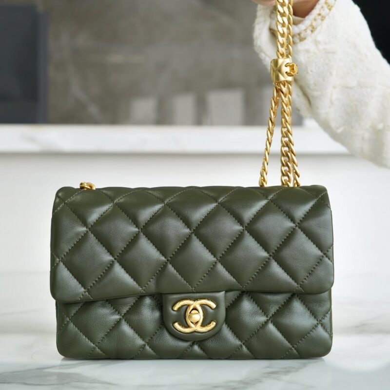 CHANEL 22K 新款调节扣口盖包 AS3393橄榄绿