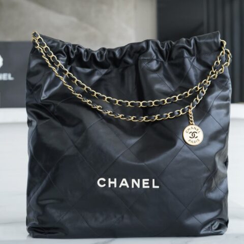 CHANEL 22 大号手袋 AS3262黑色白扣