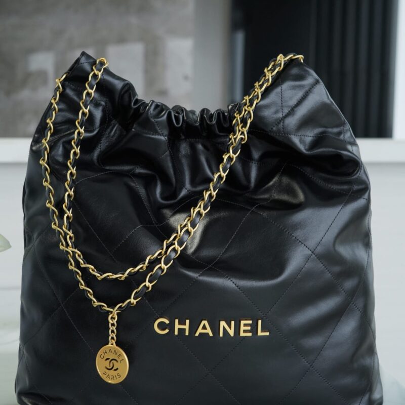 CHANEL 22 大号手袋 AS3262黑色金扣