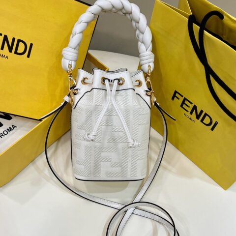 FENDI芬迪洗水牛仔布刺绣双F标志性迷你水桶包038D