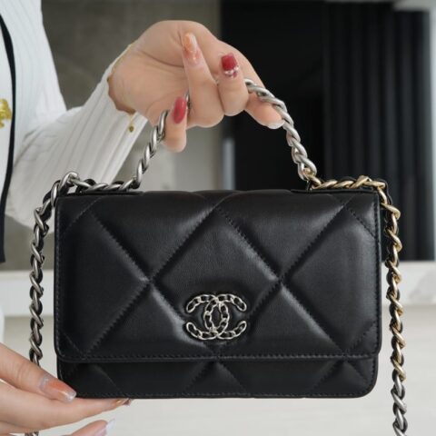 CHANEL 19 WOC 链条包 AP0957黑色/银扣