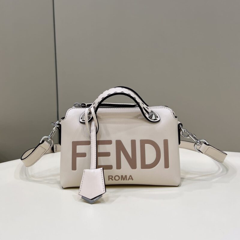 FENDI芬迪意大利小牛皮波士顿手提袋8286
