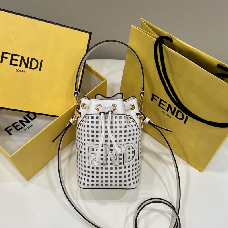 FENDI芬迪进口小牛皮镂空小水桶包8576