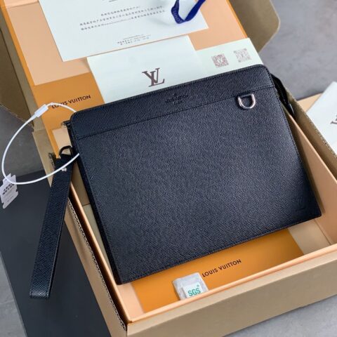 LV M81745 STANDING POUCH 手拿包