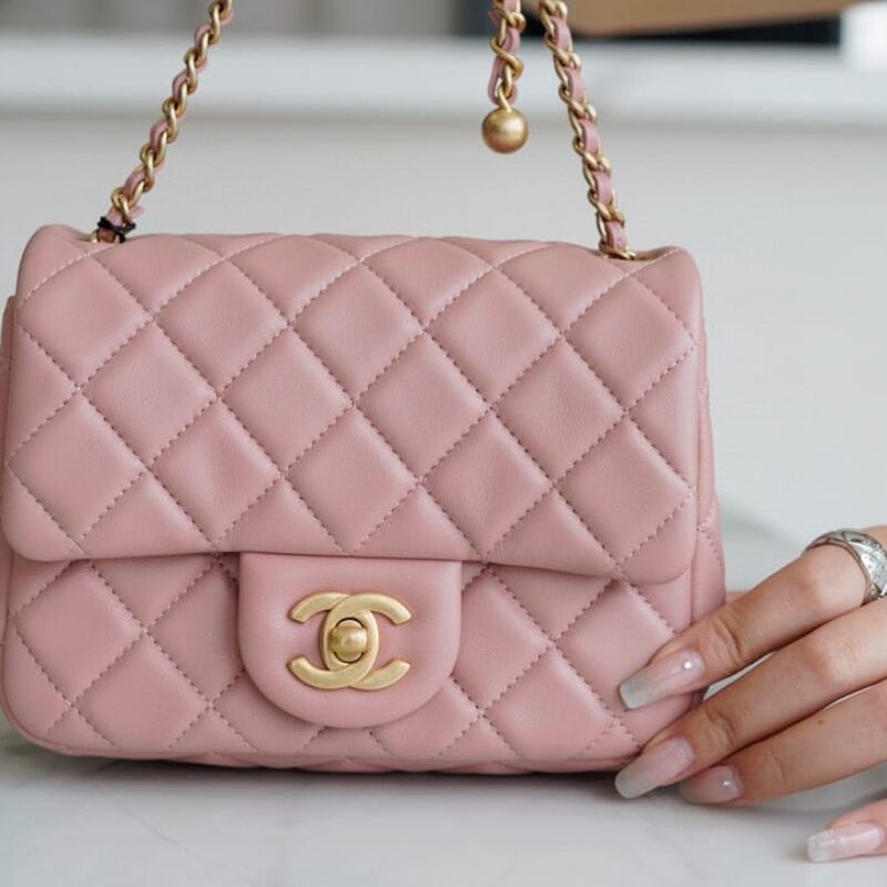 CHANEL 金属球方胖子18CM粉色迷你口盖包 AS1786