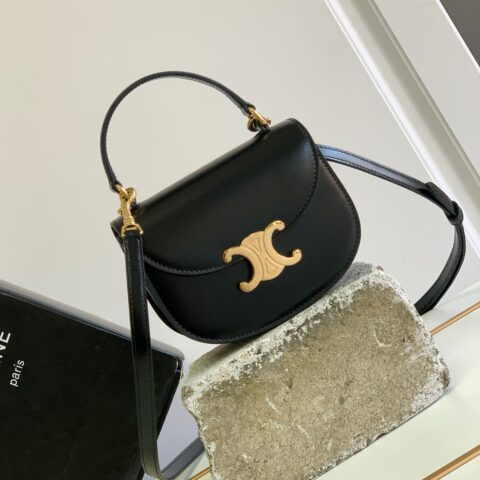CELINE赛琳23早春新品Mini Besace凯旋门包110412