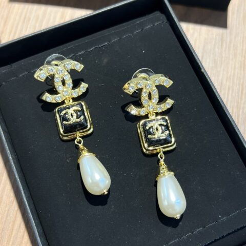 新款☑️CHANEL香奈儿c3双c满钻方形珍珠耳钉耳环