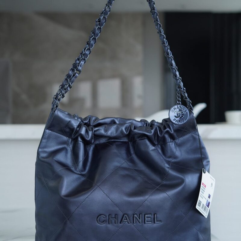 CHANEL 22 小号手袋 AS3260金属蓝