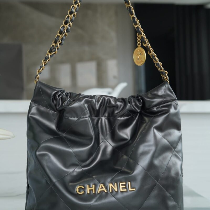 CHANEL 22 小号手袋 AS3260金属灰