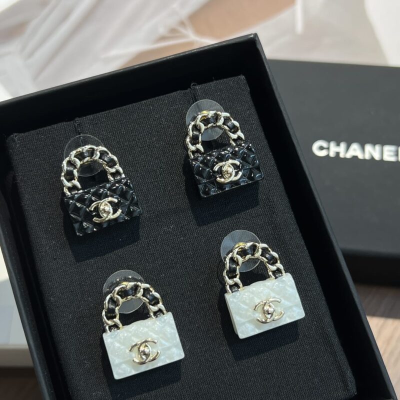 新款☑️CHANEL香奈儿c1双c锁头包包耳钉耳环
