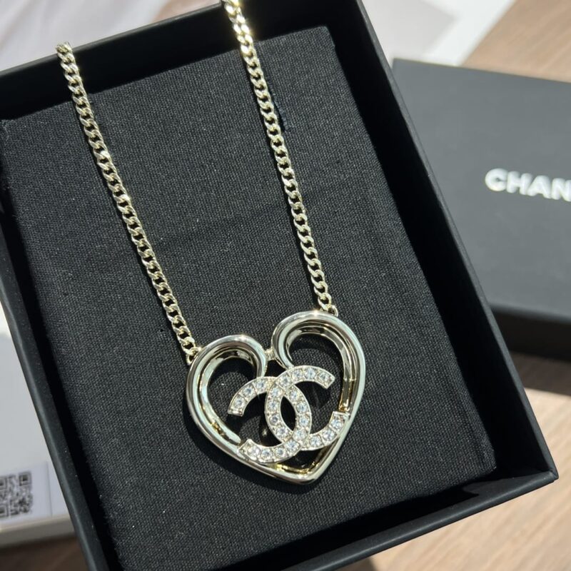 新款☑️CHANEL香奈儿双c镂空桃心爱心项链