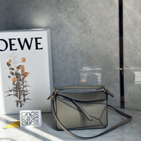 LOEWE罗意威 Mini Puzzle bag几何包 0338苔藓绿18CM