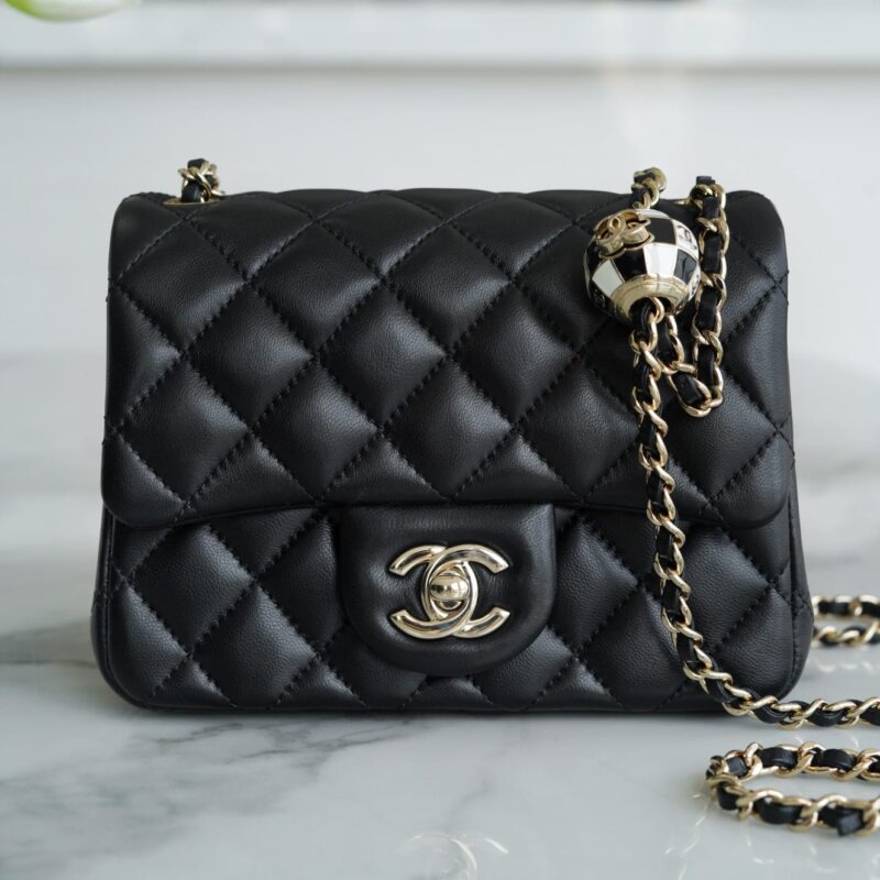 CHANEL 23C 足球CF18CM方胖子 AS1786 B09985 94305