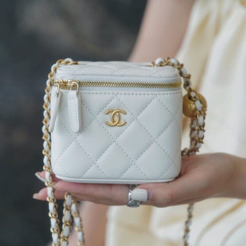 CHANEL 金属球系列Mini盒子包 AP1447白色