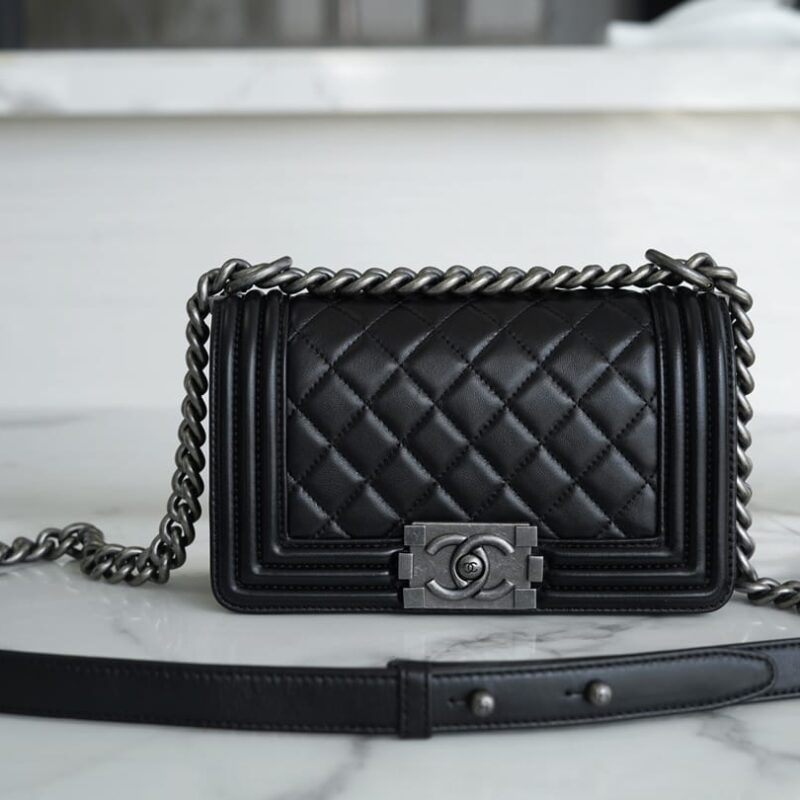 CHANEL 正品皮 Leboy 20CM 黑色小羊皮银扣口盖包 A67085