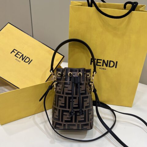 FENDI芬迪经典凹纹标志性F 字样logo水桶包023
