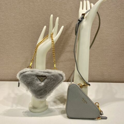 PRADA普拉达山羊毛双子三角包1NR015