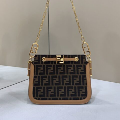 FENDI芬迪帆布老花风琴肩背包8531