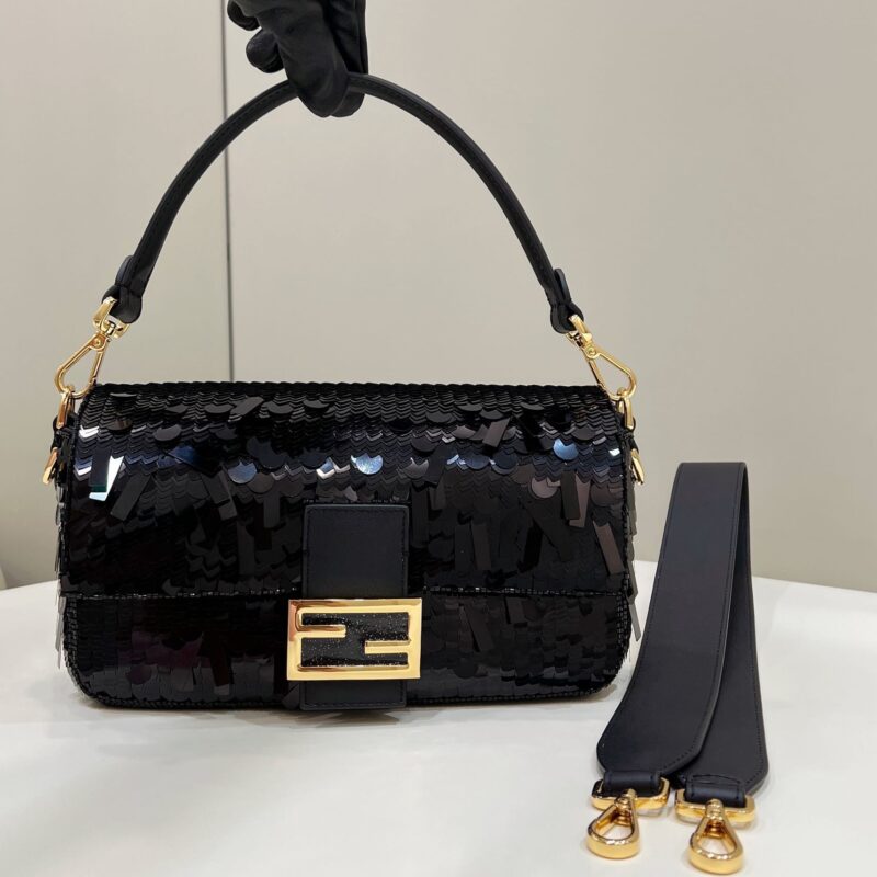 FENDI芬迪珠片修饰法棍手袋8601