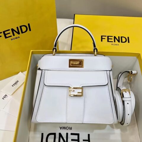 FENDI芬迪牛皮材质Peekaboo手袋8596S