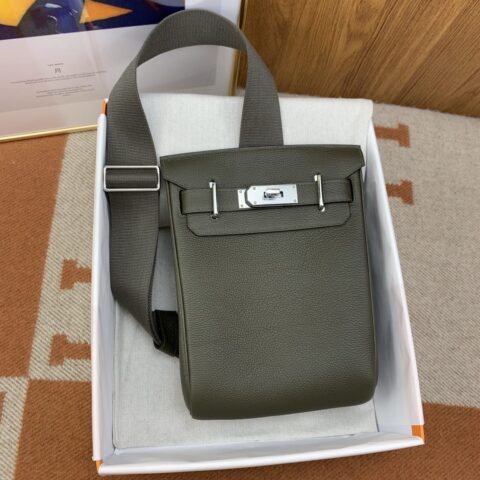 Hermès 2022最新款Hac a Dos 28cm birkin 系单肩包 c6灰绿色银扣