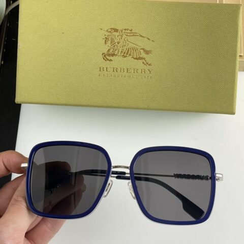 Burberry巴宝莉方框女士太阳眼镜