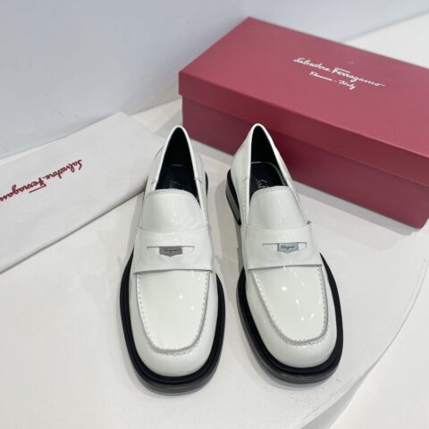 SF ✔️2022salvatore Ferragamo ✔️ 新品上新！菲拉格慕复古硬币乐福鞋